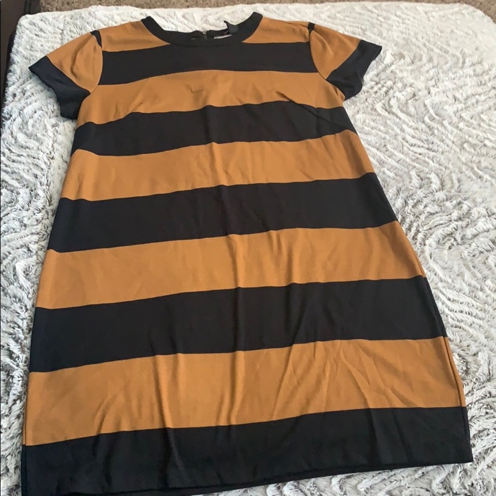 H&M' dress